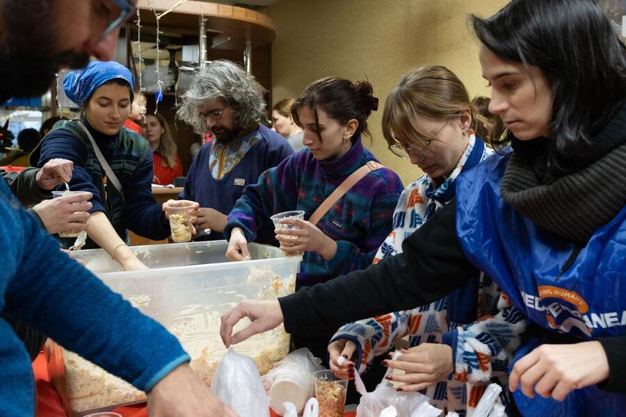 volontari di mediterranea 