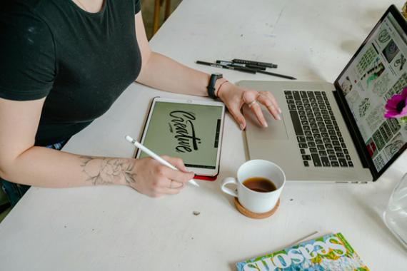 graphic designer corso online gratuito