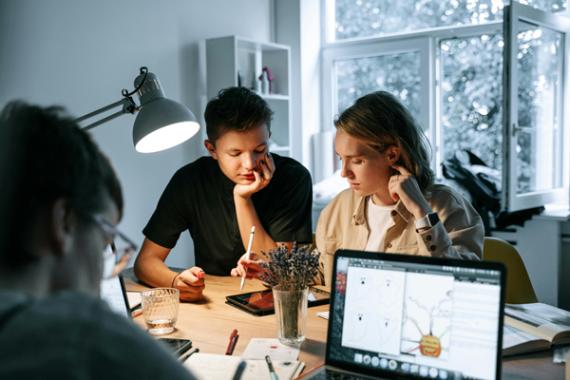 Laboratori gratuiti progetti formativi/professionali per i giovani (18-25 anni)
