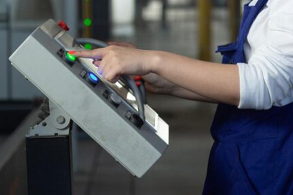 Tecnico della programmazione, configurazione e collaudo id sistemi PLC e IoT per l'automazione
