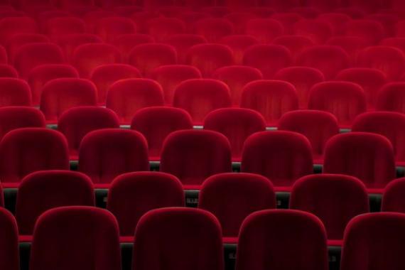 poltrone rosse da cinema